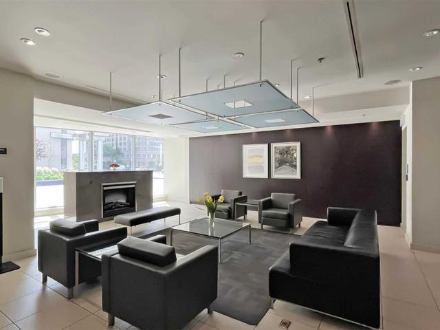 1602 - 36 Lee Centre Dr