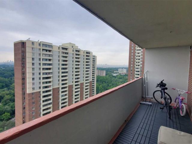2716 - 5 Massey Sq