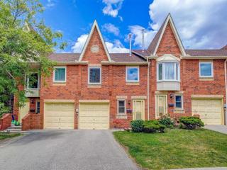 22 - 10 Cardwell Ave