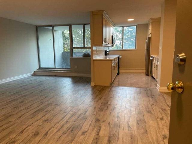 406 - 100 Wingarden Crt