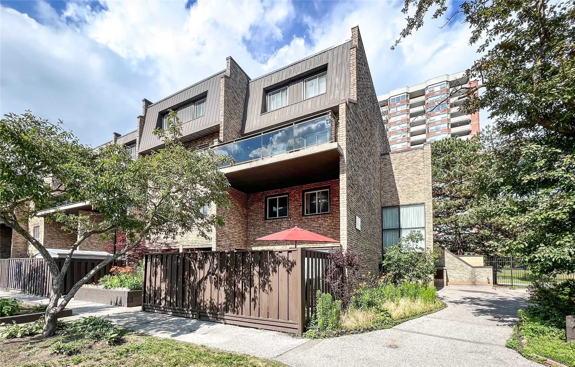 49 130 Ling Rd, Scarborough Sold, E5680324 Property.ca