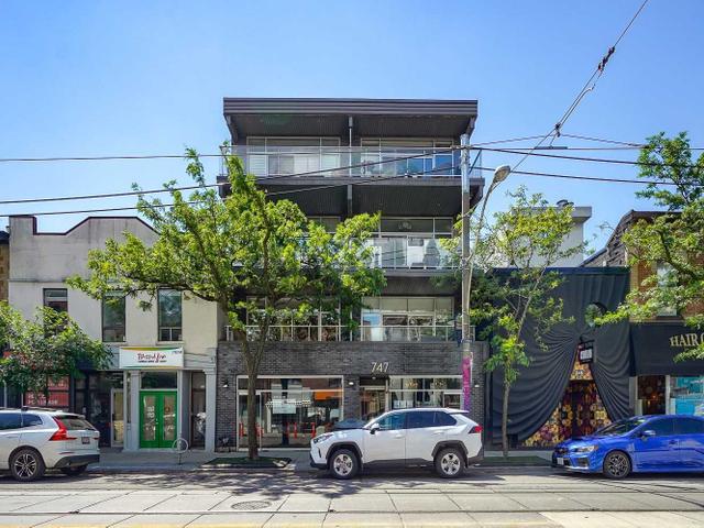 201 - 747 Queen St E