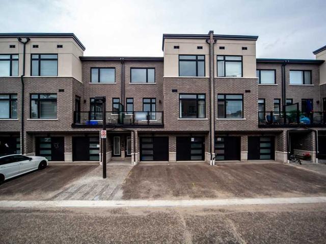 414 - 2550 Castlegate Crossing