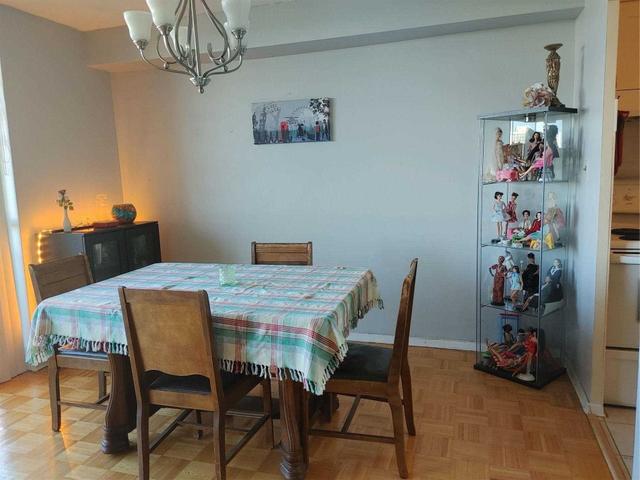 707 - 5 Massey Sq