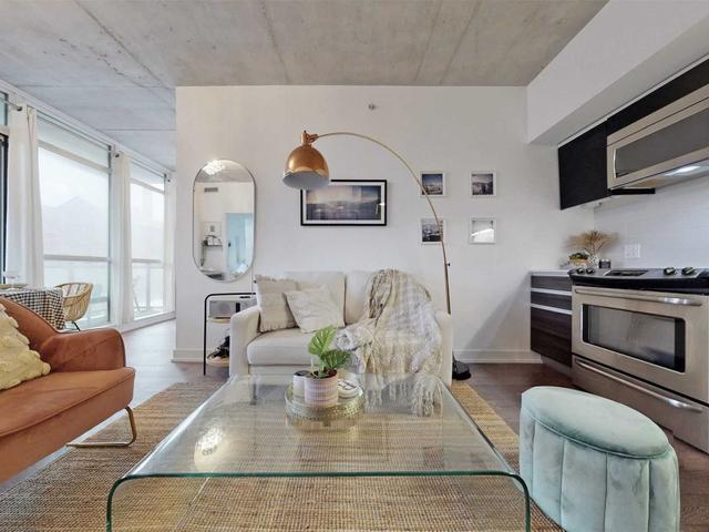 220 - 1190 Dundas St E