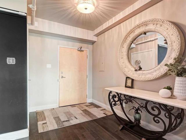 303 - 1852 Queen St E