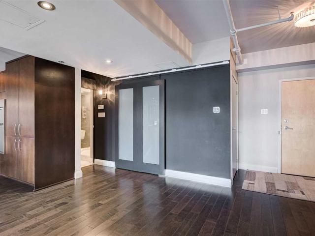 303 - 1852 Queen St E