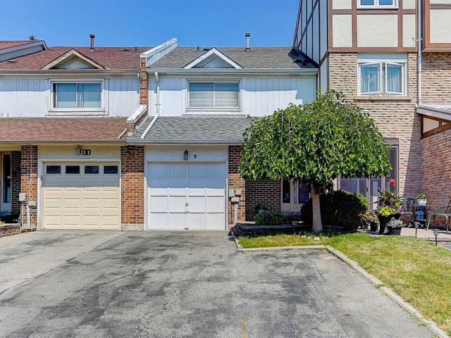 9 Glencoyne Cres