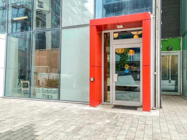 206 - 25 Baseball Pl