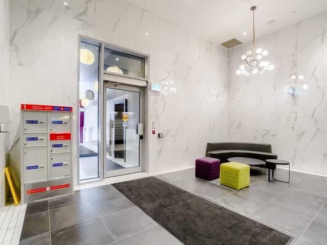 206 - 25 Baseball Pl