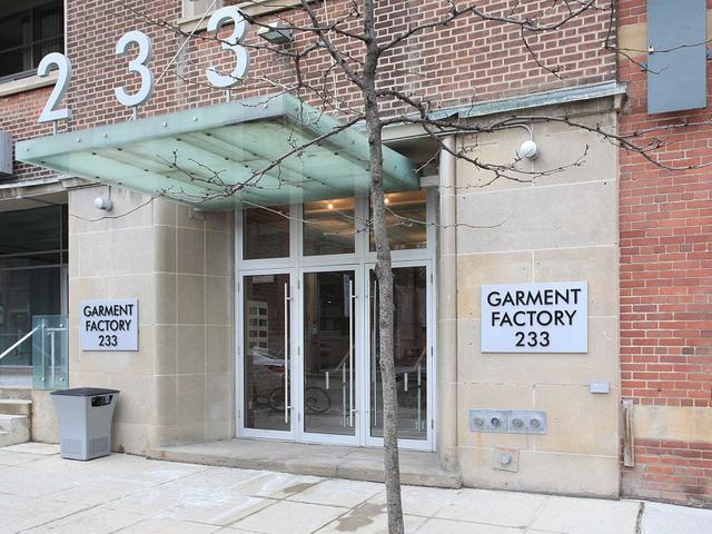 520 - 233 Carlaw Ave