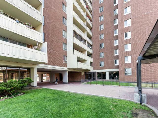 908 - 5 Massey Sq