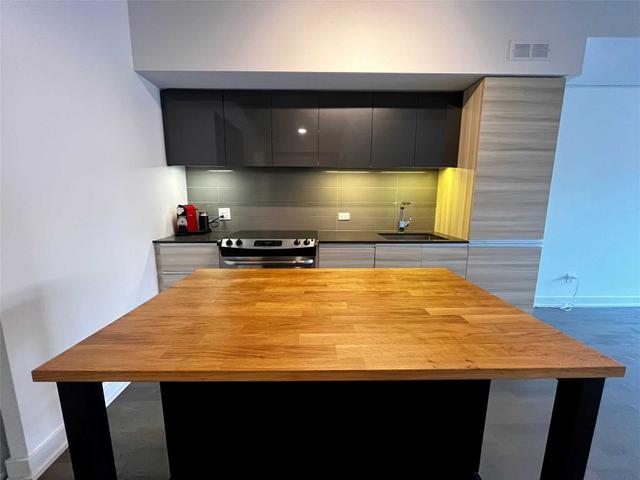 312 - 1238 Dundas St E