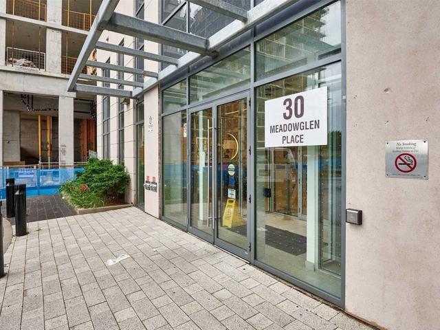 303 - 30 Meadowglen Pl