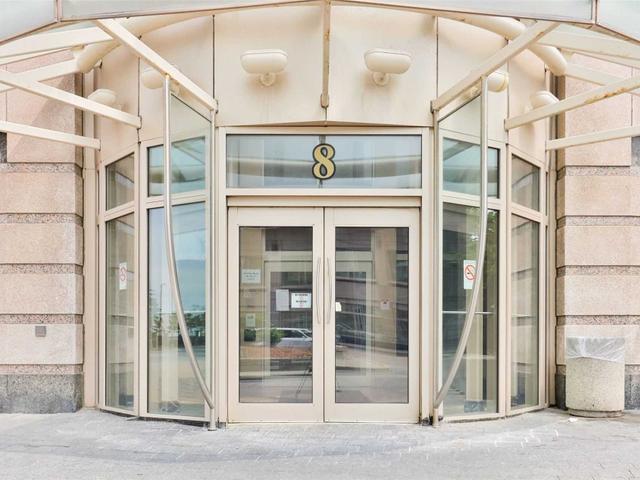 915 - 8 Lee Centre Dr