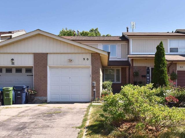 90 Dunthorne Crt