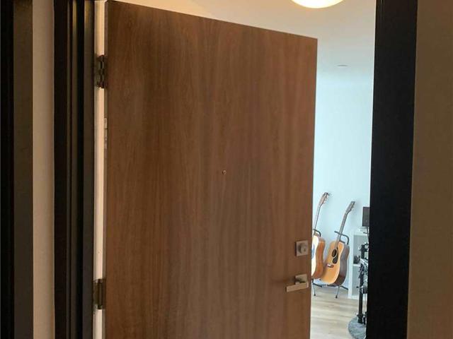 1607 - 15 Baseball Pl