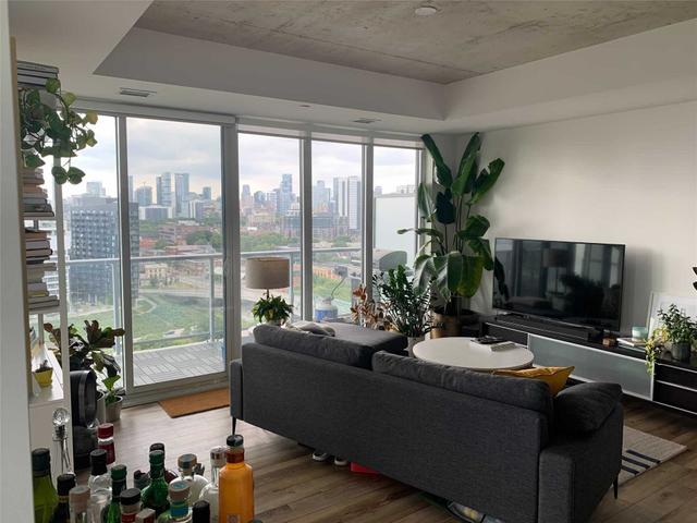 1607 - 15 Baseball Pl