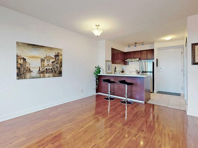 3206 - 36 Lee Centre Dr