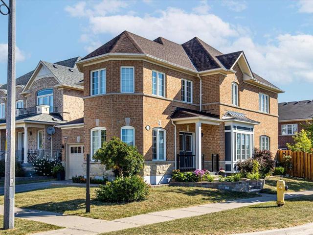 4 Whitlock Cres