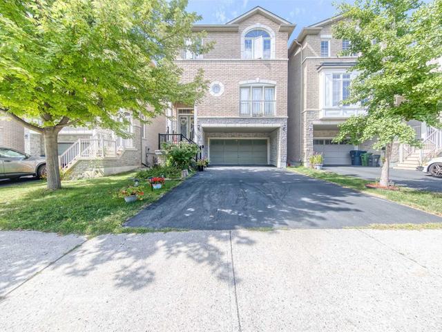 8 Mastwood Cres