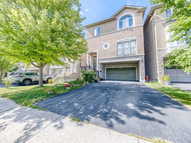 8 Mastwood Cres