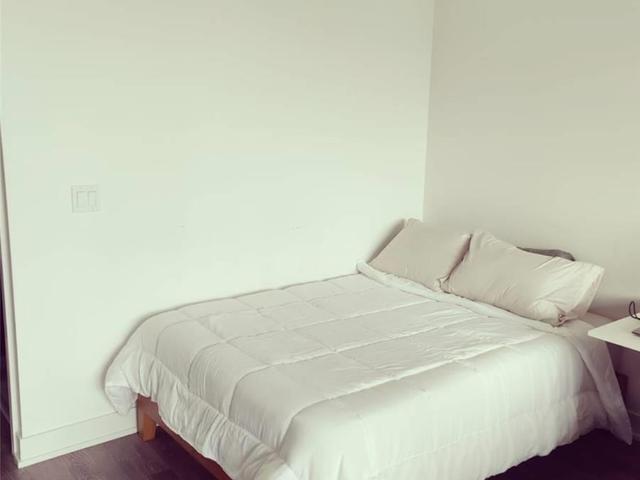 1007 - 1190 Dundas St E