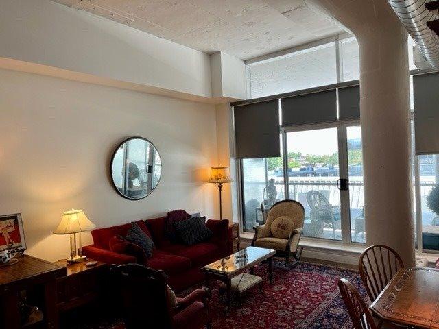 420 - 233 Carlaw Ave