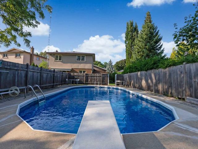 19 Saunders Crt