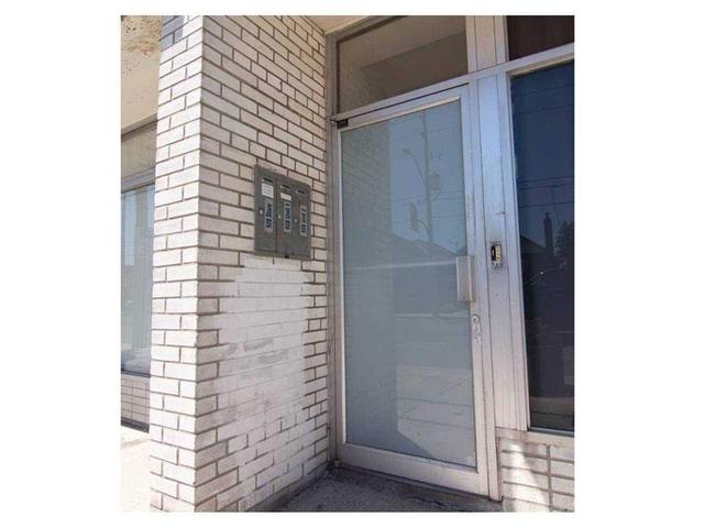 #1 - 928A Pape Ave