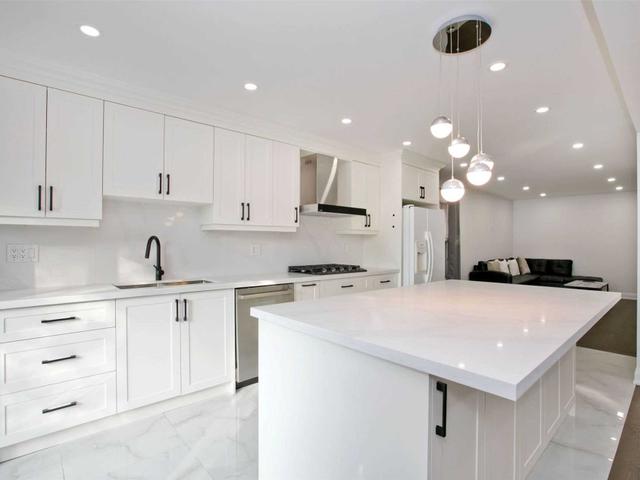 20 Lansbury Dr