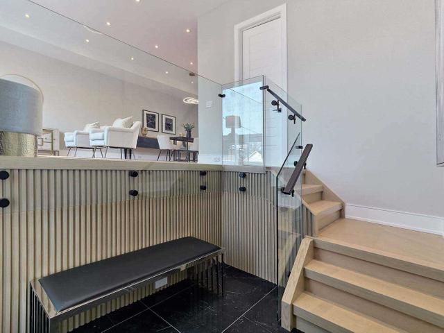 24 Derwyn Rd