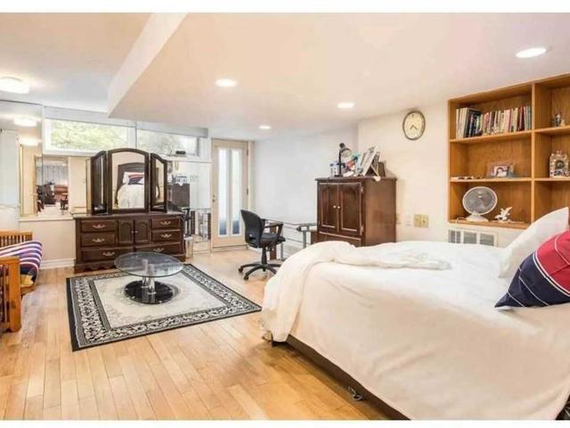 37 Meadowcliffe Dr