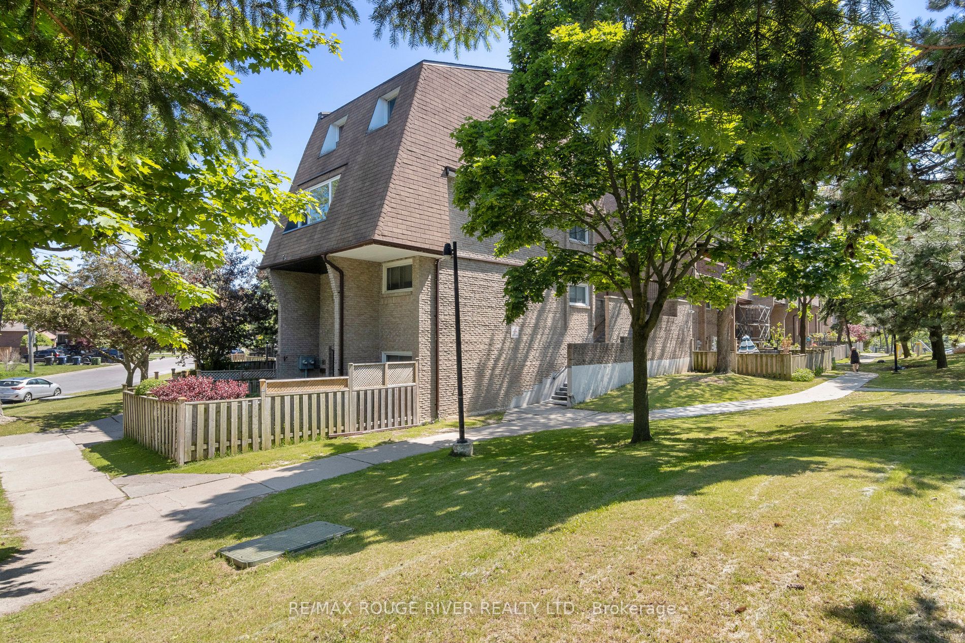 90 91 Muir Dr, Scarborough Sold, E6070804 Condos.ca