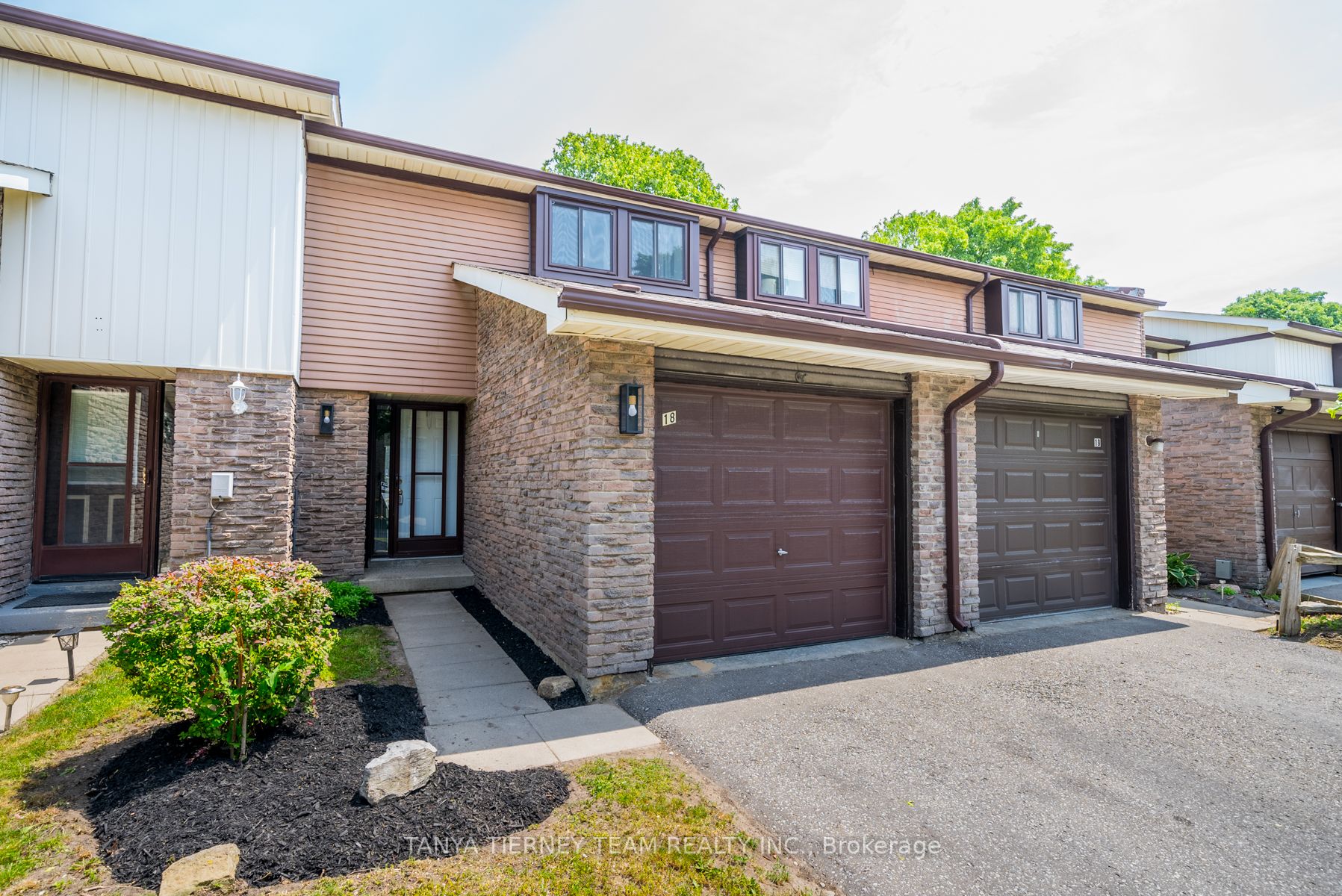 18 221 Ormond Dr, Oshawa Sold, E6093344 Condos.ca