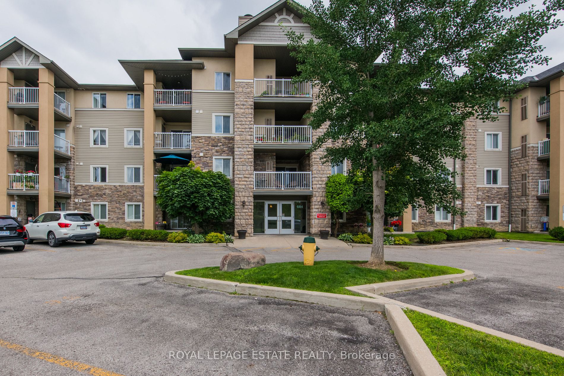 428 684 Warden Ave, Scarborough Sold, E6692472 Condos.ca