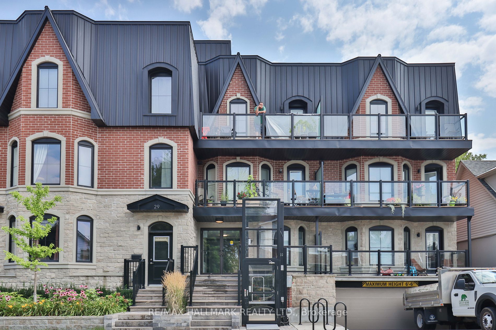 301 27 Somers Ave, East York Sold, E6743776 Condos.ca