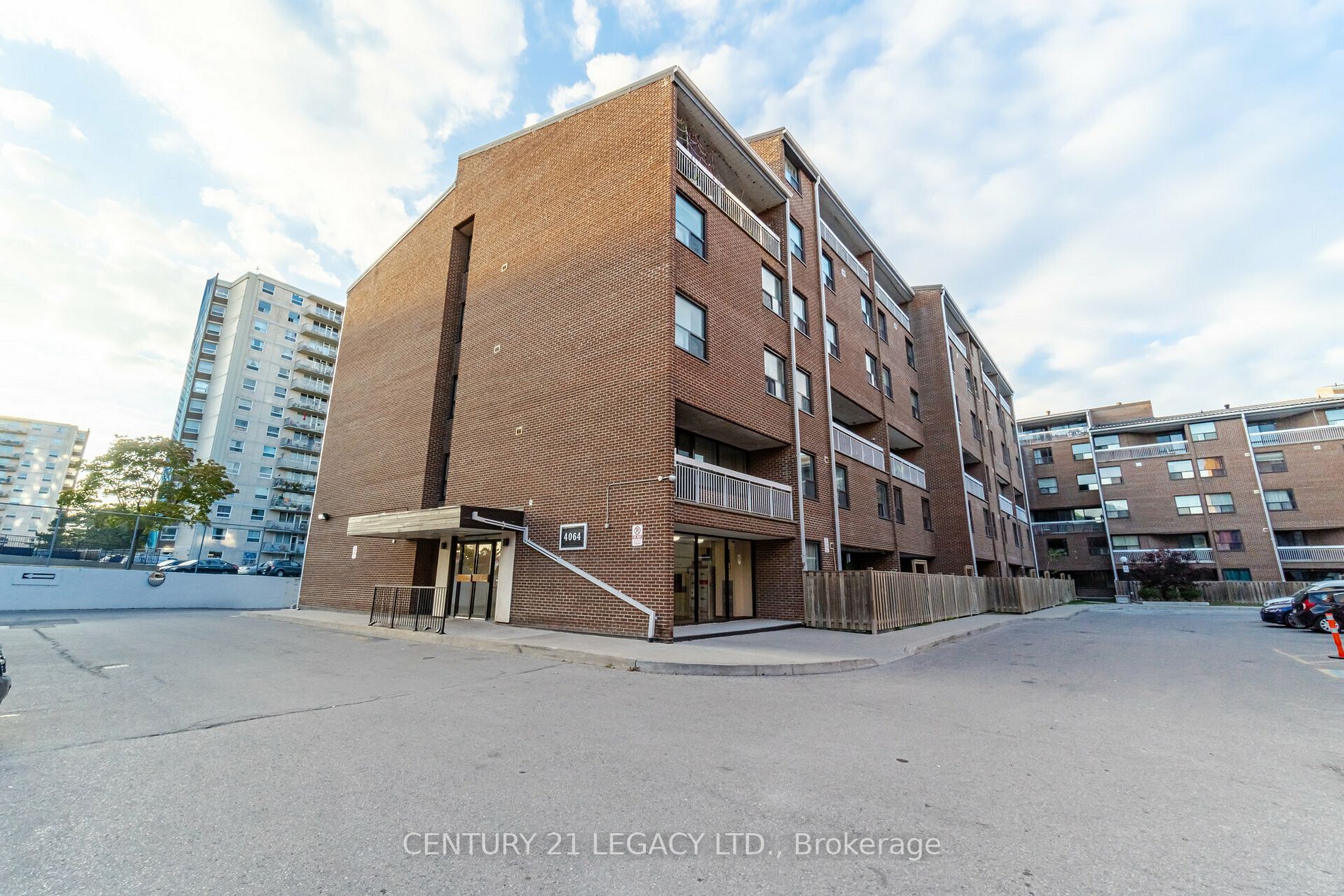 608 4064 Lawrence Ave E, Scarborough Sold, E7233384 Condos.ca