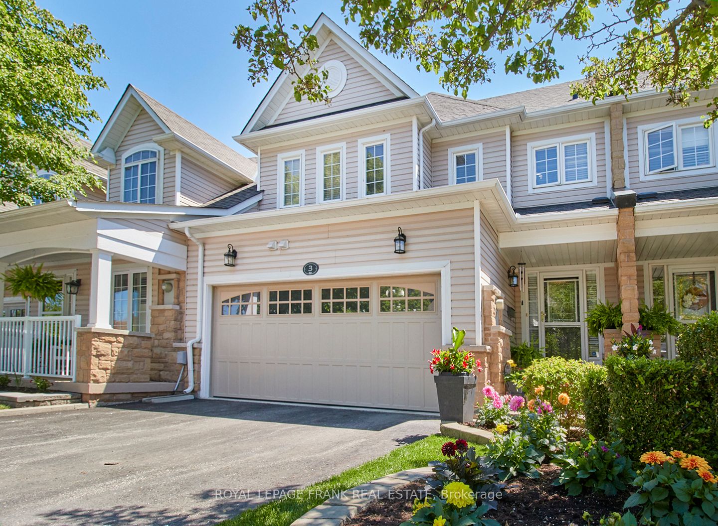 Unit 3 350 Lakebreeze Dr, Newcastle For Sale 969,999 Condos.ca