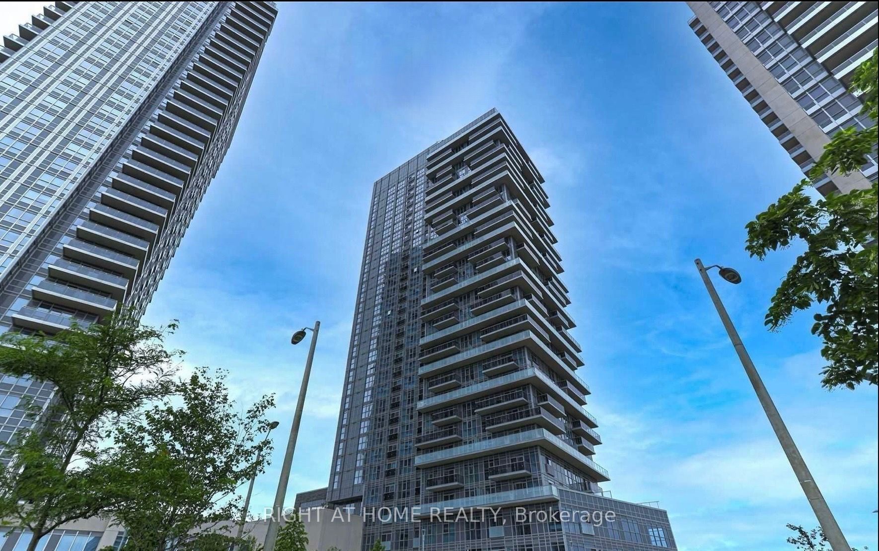 710 225 Village Green Sq, Toronto For Sale 598,000 Condos.ca