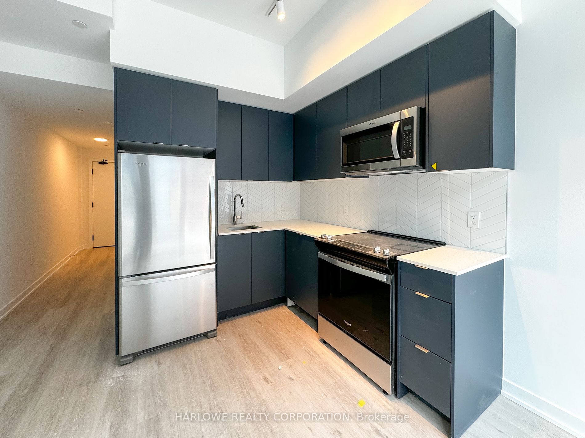 112 B 1604 Charles St, Whitby For Rent 3,450 Condos.ca