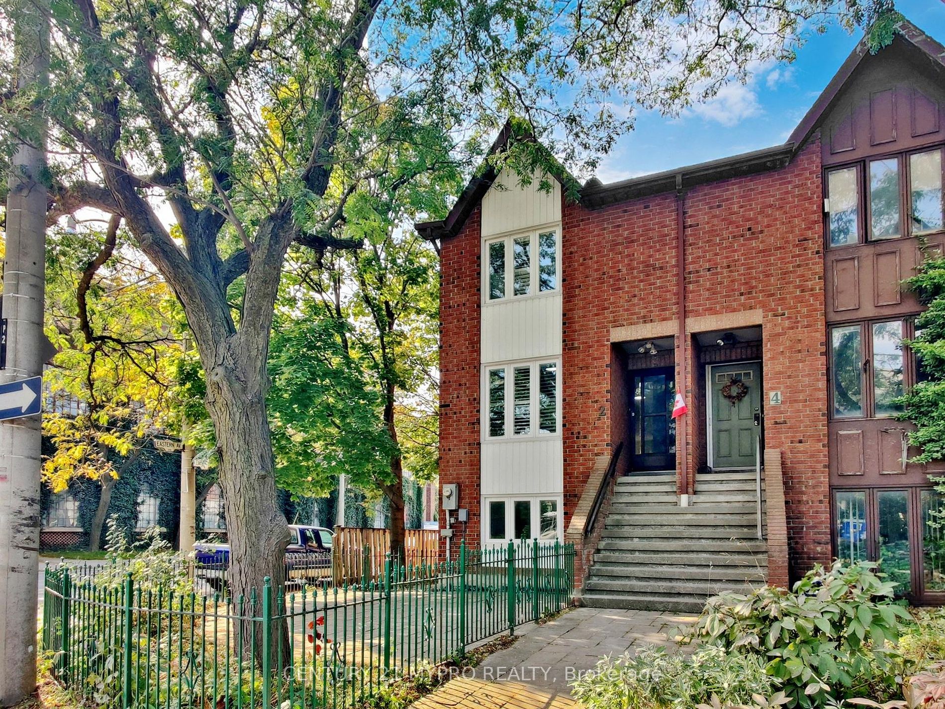 2 Empire Ave, Toronto Sold, E9392883 Condos.ca