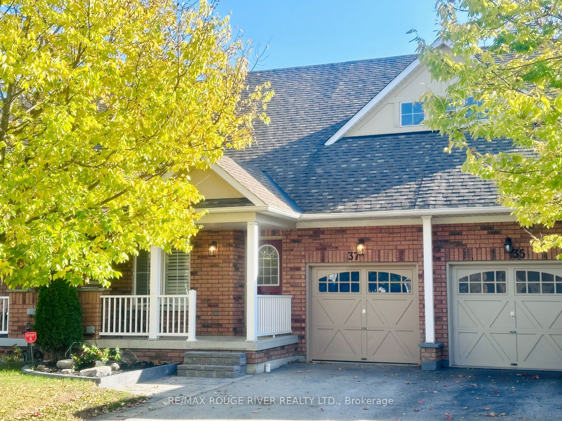 37 Burwell St, Whitby For Rent 2,700 Condos.ca