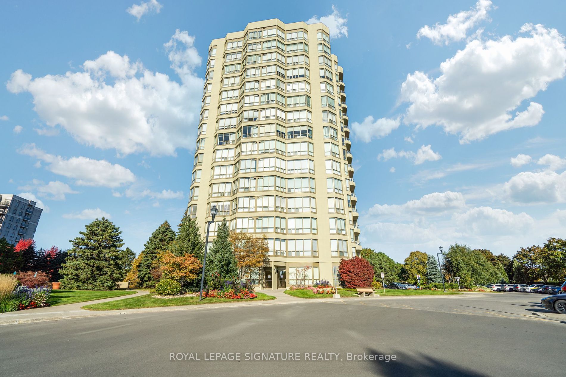 403 1890 Valley Farm Rd, Pickering For Sale 775,000 Condos.ca