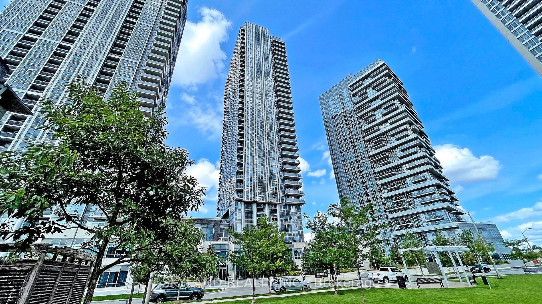 2204 255 Village Green Sq, Toronto For Sale 599,999 Condos.ca