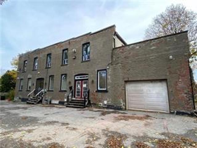 11 - 302 Cumberland Avenue