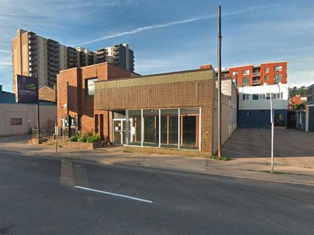 696 King Street E