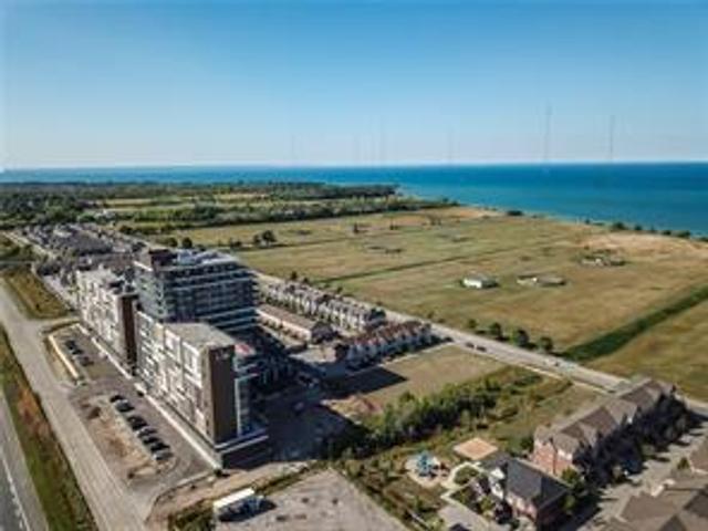 611 - 550 North Service Road