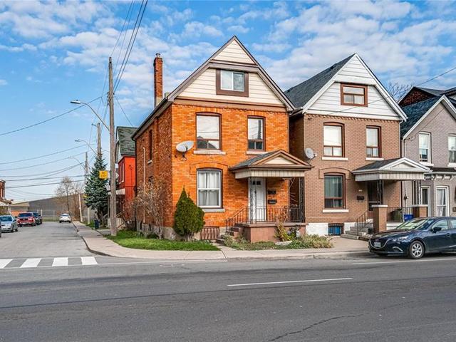 2 - 481 Cannon Street E