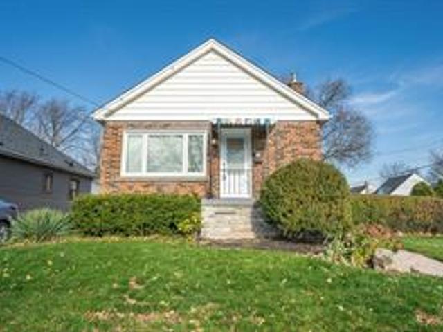 291 Brucedale Avenue E